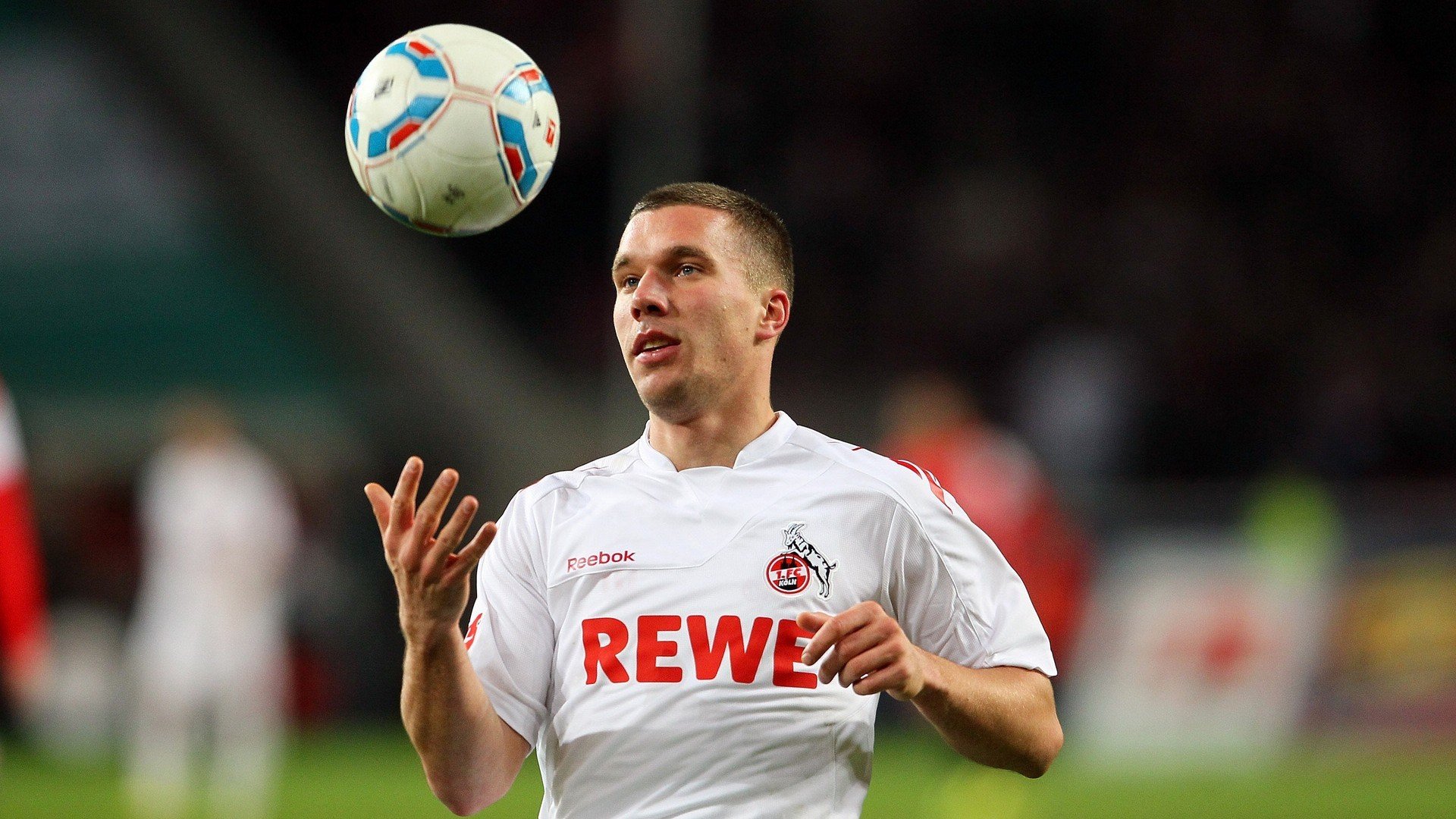 英超冠军争夺战：悬念持续升温！，英超夺冠规则